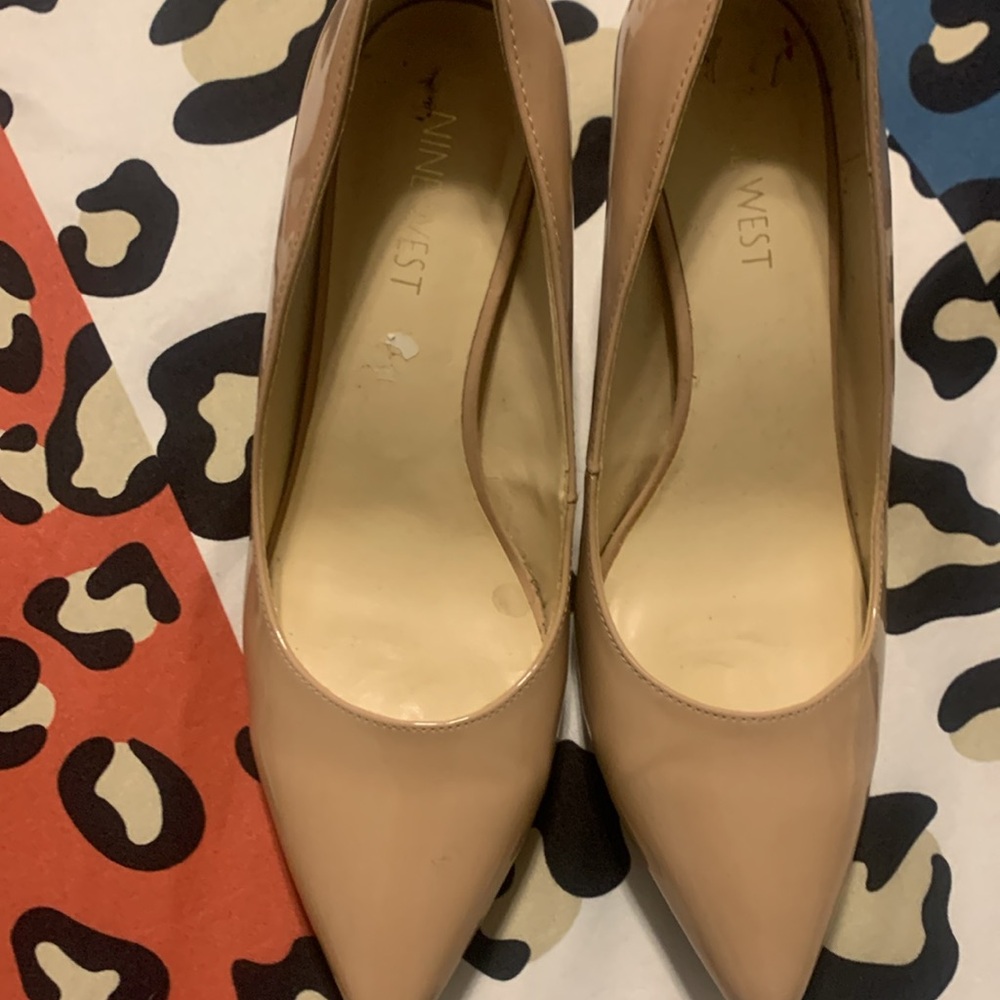 Tan Heels - Picture 3 of 5